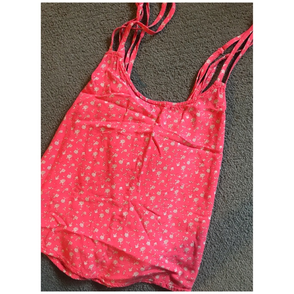 Pink flowy crop top S